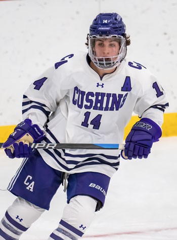 Cushing junior Landon Resendes won the 2023 USHR Forward of the Year Award. Resendes, a Boston College 2024 recruit from Marlborough, Mass. playing hi