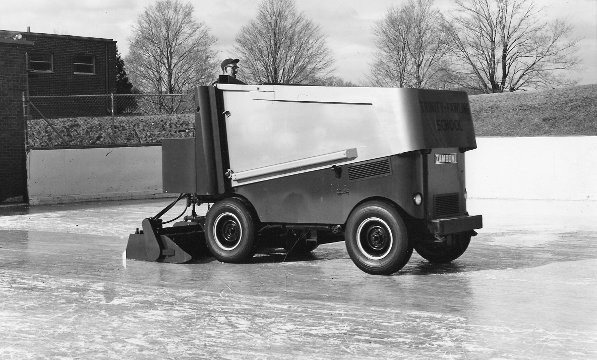 Roll out the Zambonis! The 2025-26 New England prep season is knocking on the door.